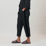 Load image into Gallery viewer, Straight Cropped Trousers
